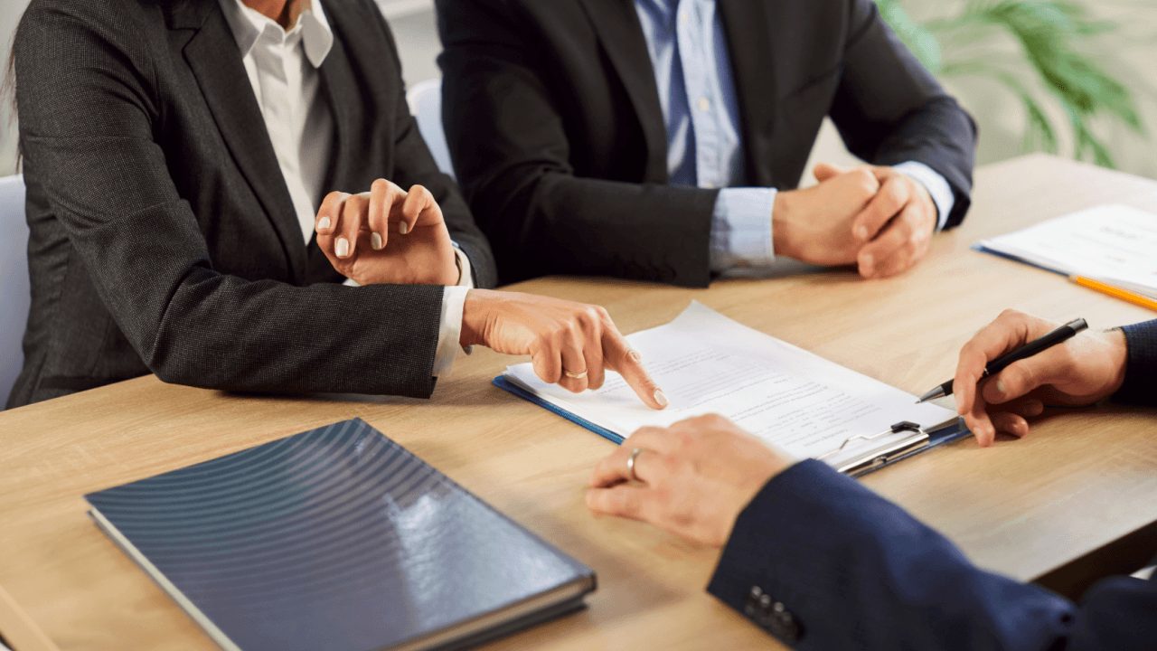 Understanding what is the difference between a criminal defense attorney and a lawyer during legal consultation meeting